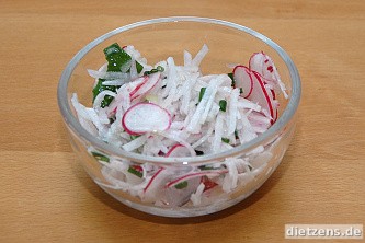 Rettichsalat mit Radieschen